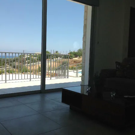 Villa Idol Exceptional Pomos