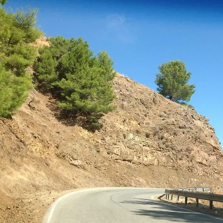 Villa Idol Exceptional Pomos