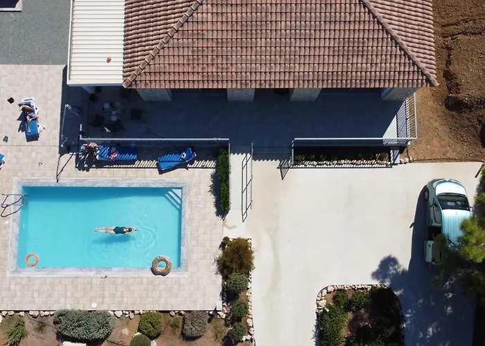 Idol Exceptional Vila